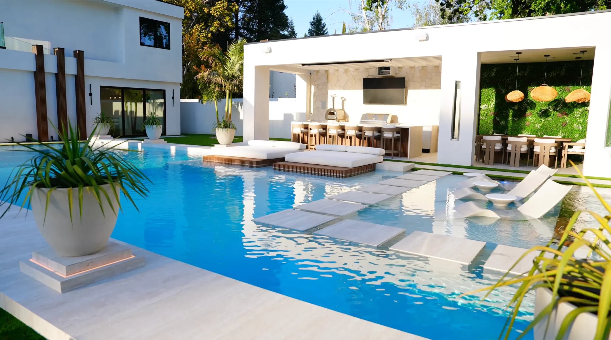Lounger-Island Resort Pool