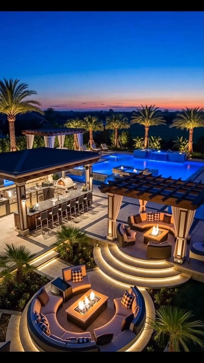 Sunset Entertainer's Pool