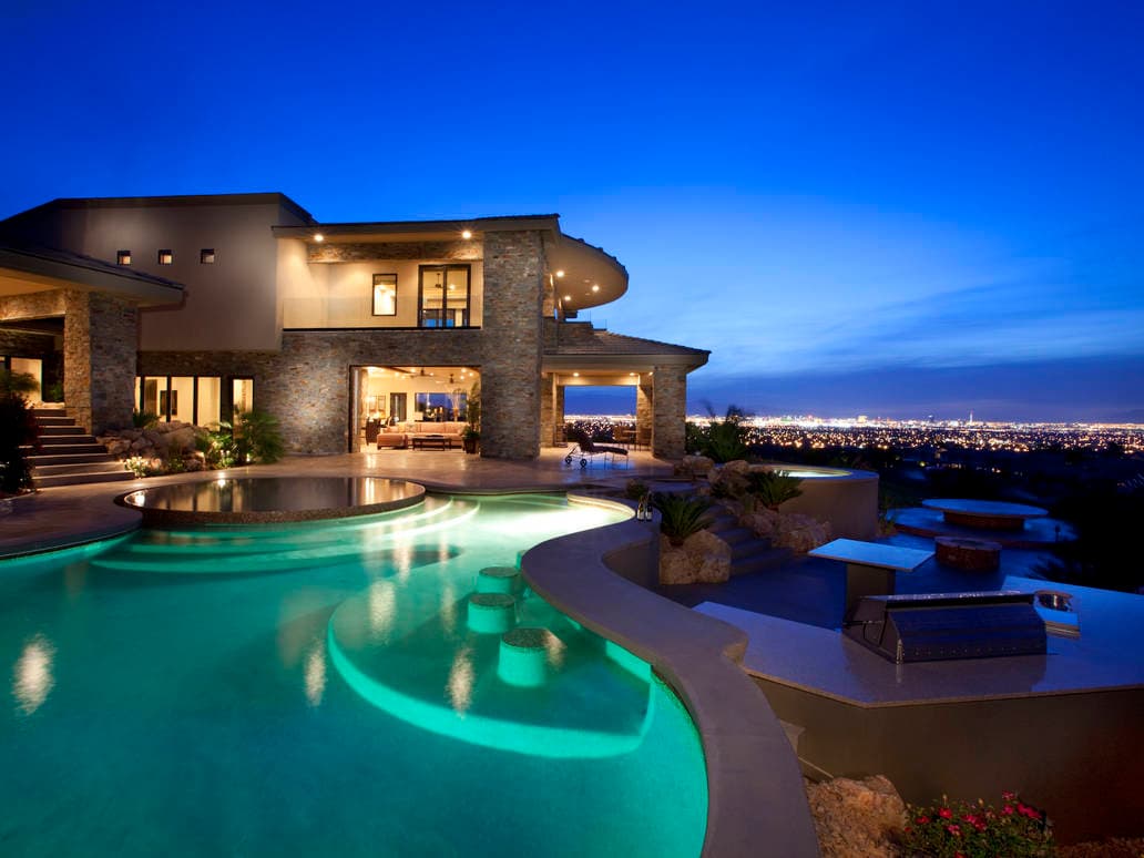 Cliffside City-View Residence